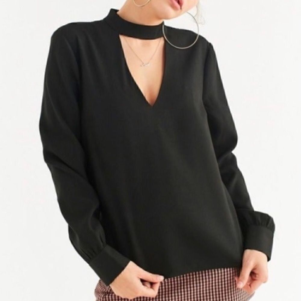 Urban Outfitters Keyhole Long Sleeves Top, Sz Medium